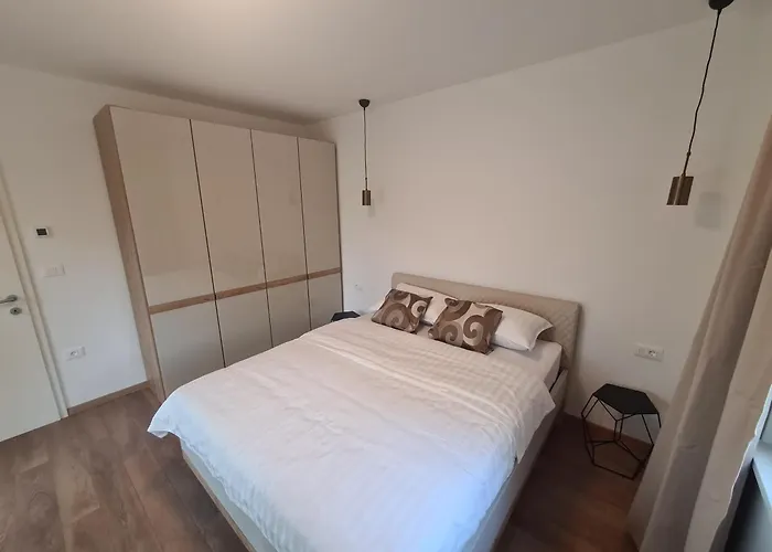 Black & White - Heated Pool Villa Pola