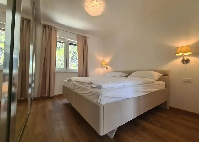 Villa Black & White - Heated Pool Pola