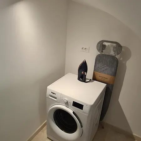 Black & White - Heated Pool Pula