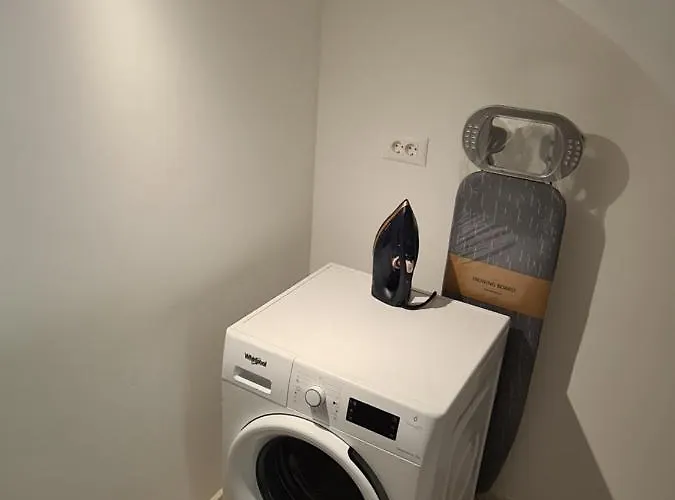 Black & White - Heated Pool Pula