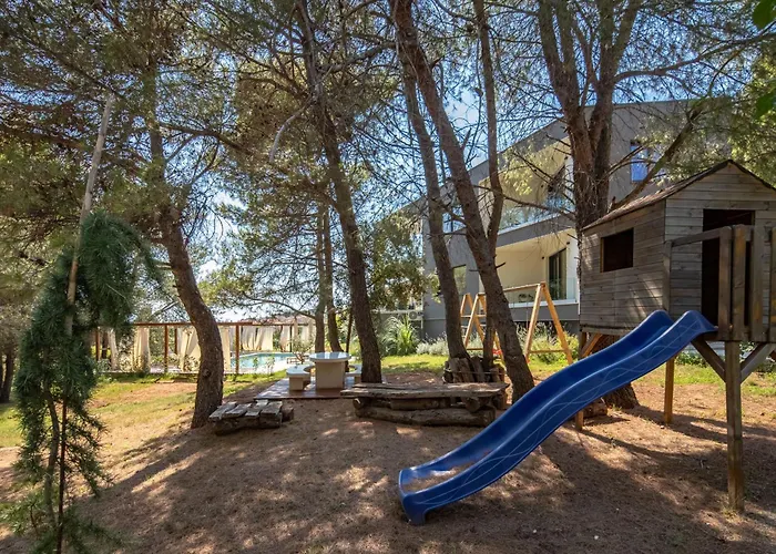 Black & White - Heated Pool